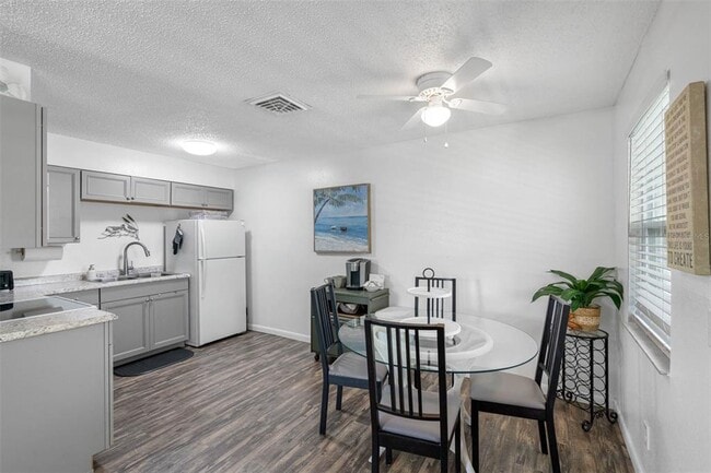 Building Photo - 115 15th Ave