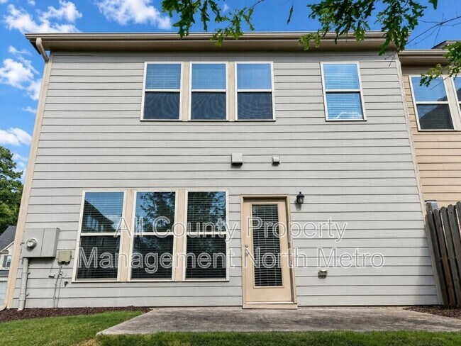 Building Photo - 7250 Heritage Oak Ct
