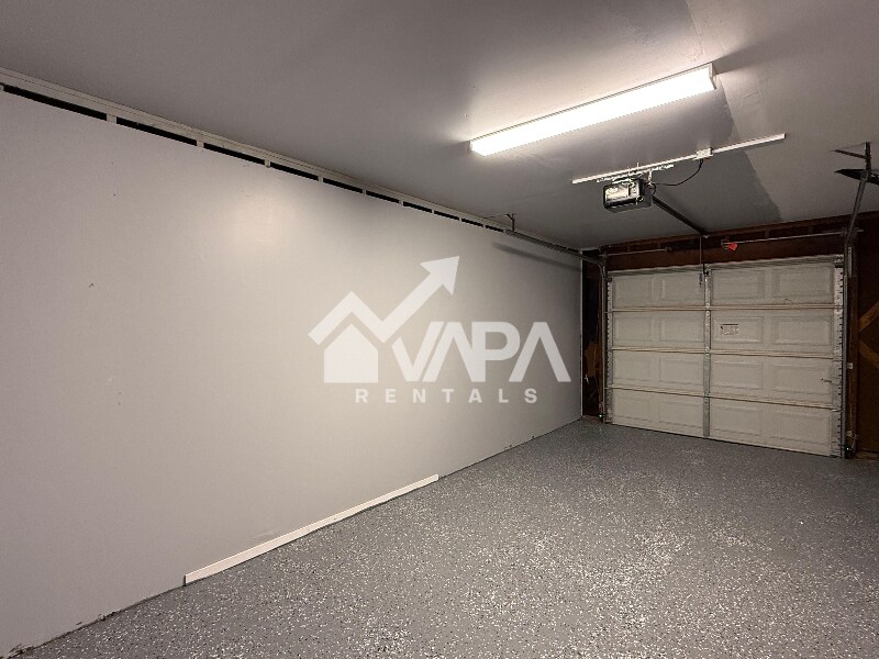 Building Photo - 319 Surrels Ave