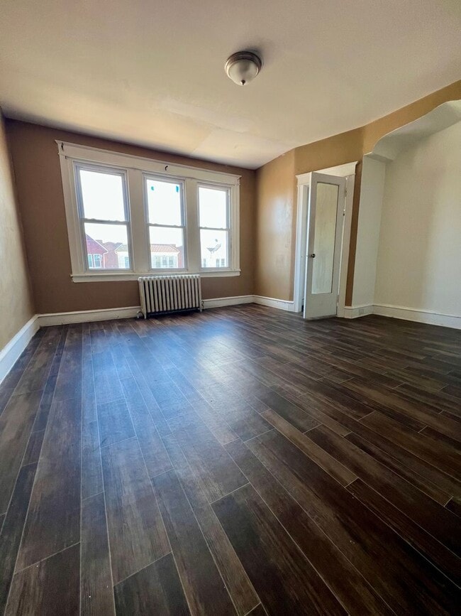 Building Photo - Spacious 3-Bedroom Townhome in Juniata! Available NOW!