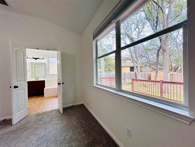 Building Photo - 240 Fort Mabry Loop