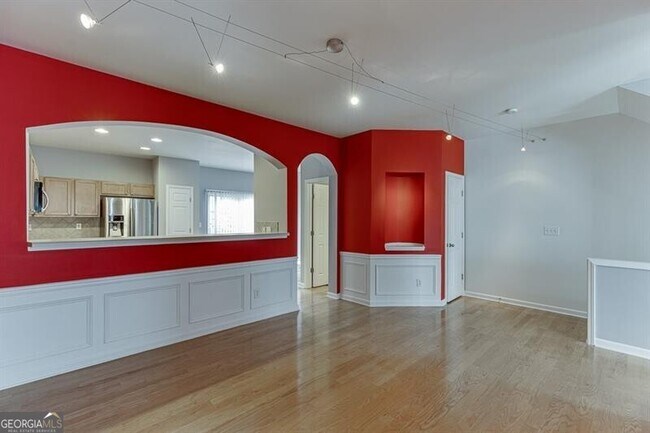 Building Photo - 805 Tulip Poplar Way