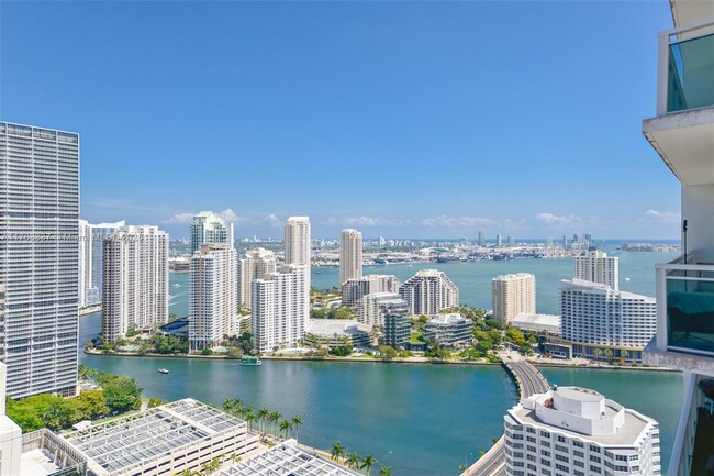 Primary Photo - 950 Brickell Bay Dr