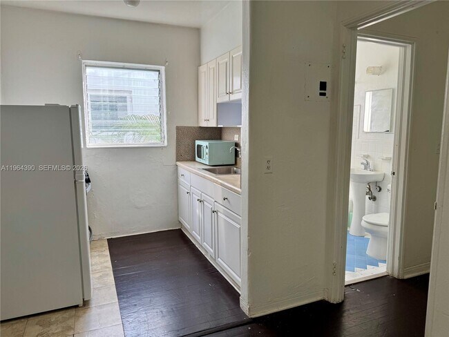 Building Photo - 760 Jefferson Ave