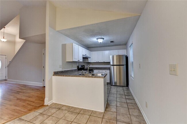Building Photo - 3112 Sentinel Cir