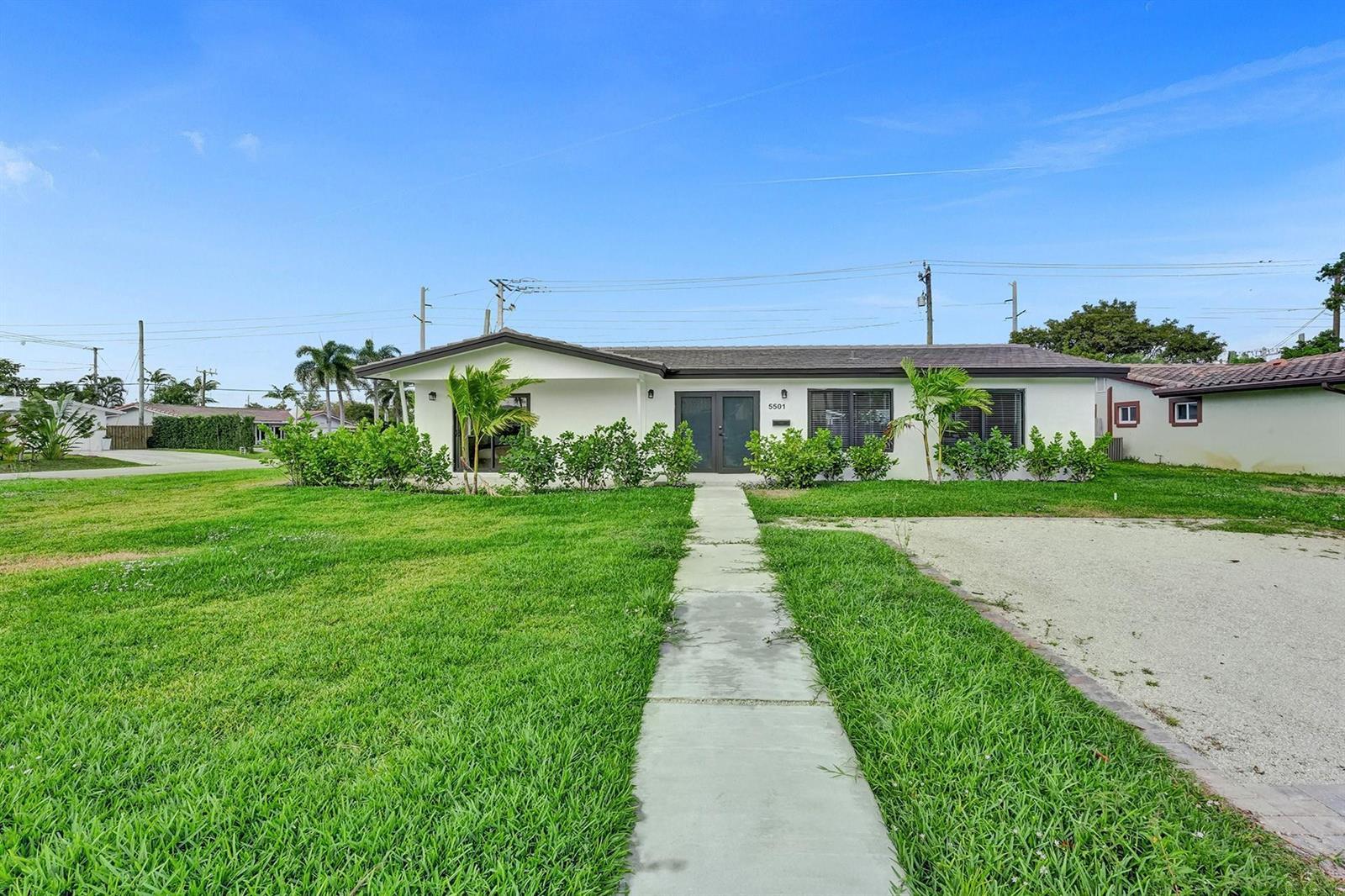 Building Photo - 5501 NE 18th Ter
