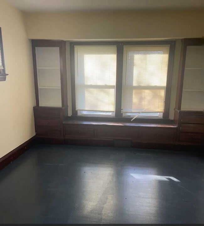 Building Photo - 13604 Maplerow Ave