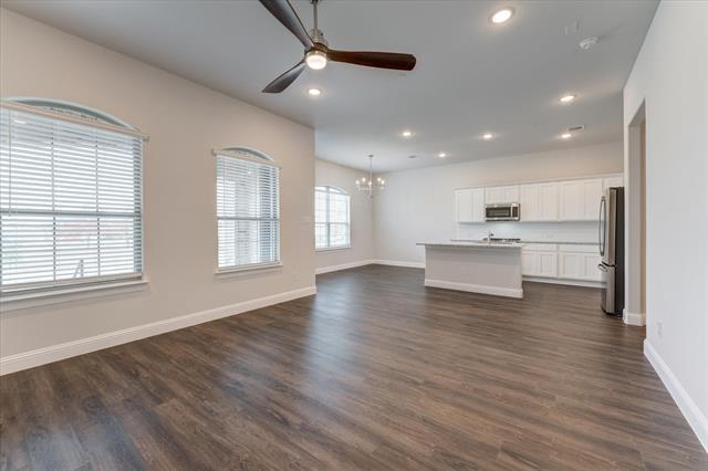 Building Photo - 6580 Iron Horse Blvd