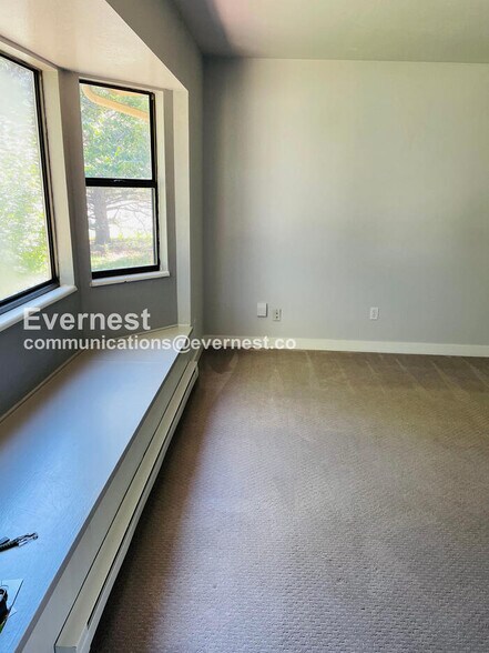 Building Photo - 1701 Ridgewood Rd