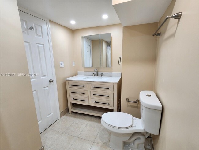 Building Photo - 1600 S Ocean Dr