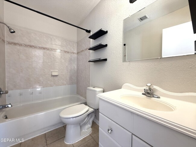 Building Photo - 10407 Ashwood Dr