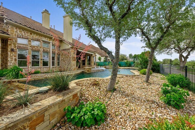 Building Photo - 4008 Sugarloaf Dr