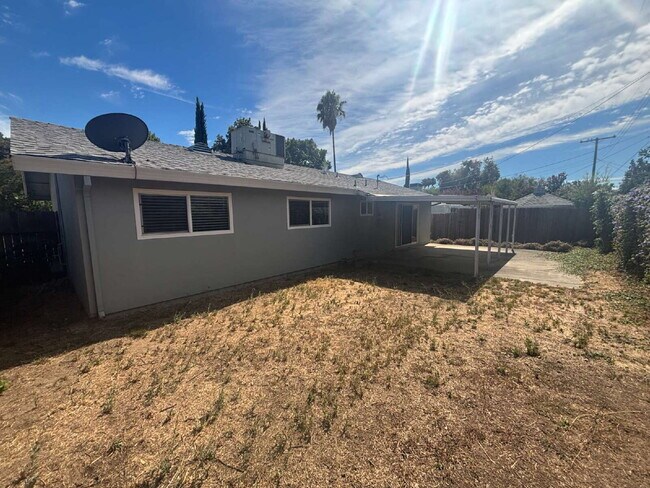 Building Photo - 4 Bedroom 2 Bath Home Freshly Painted With New Landscaping Underway