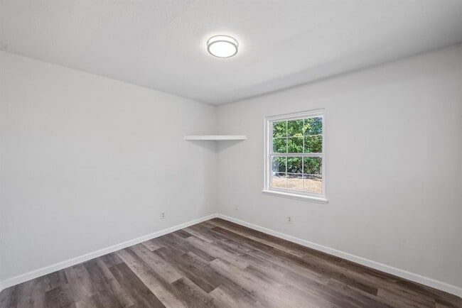 Building Photo - 2215 Overbrook Dr