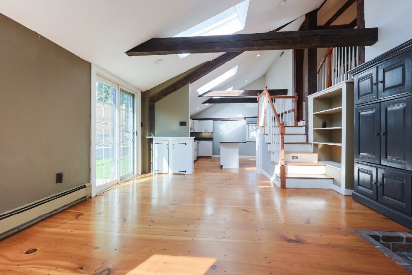 Building Photo - 144 Old Connecticut Path