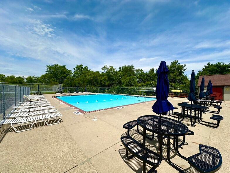 Building Photo - 7614 Pons Ln