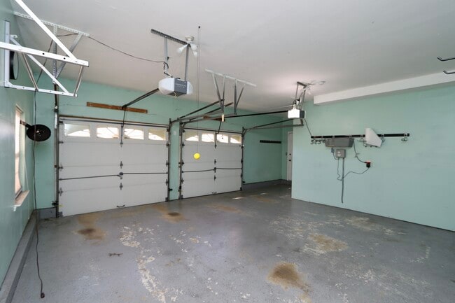 Building Photo - 2969 Columbia Dr