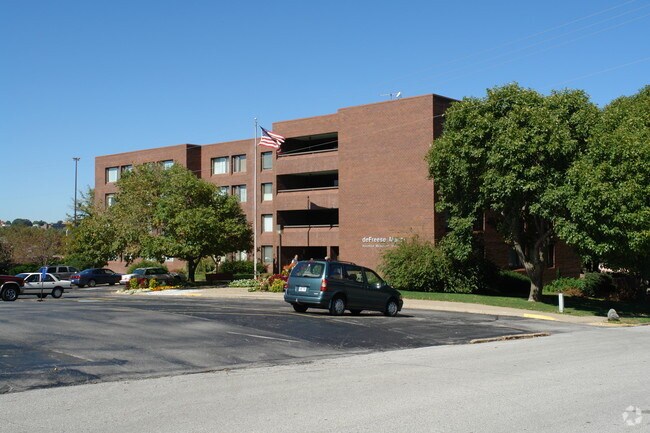Building Photo - De Freese Manor