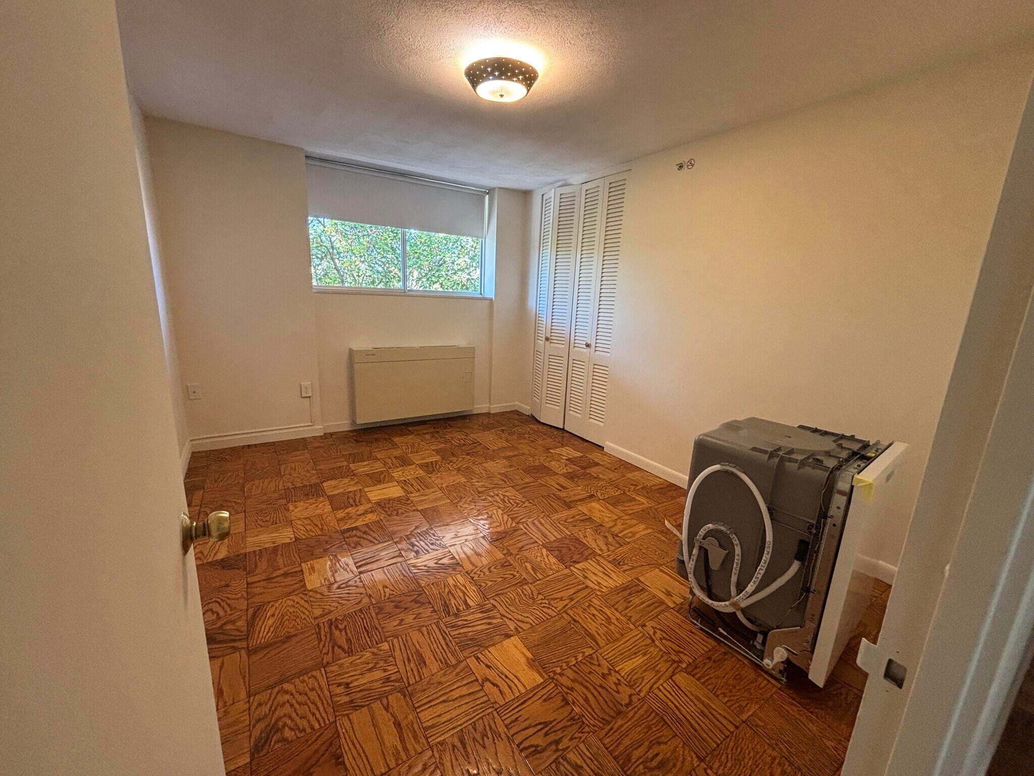 Building Photo - 80 Monmouth St