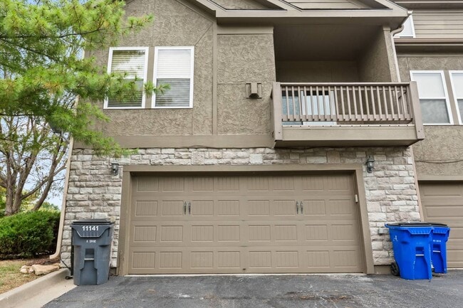 Building Photo - 11141 S Woodsonia Dr