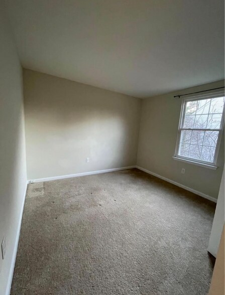 Building Photo - 2950 Strauss Terrace