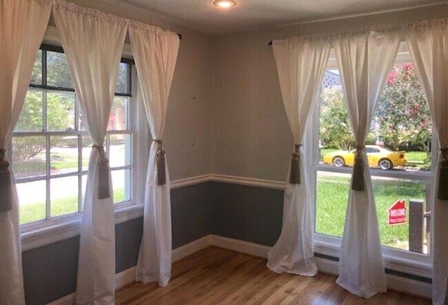 Building Photo - 2611 Tangley St