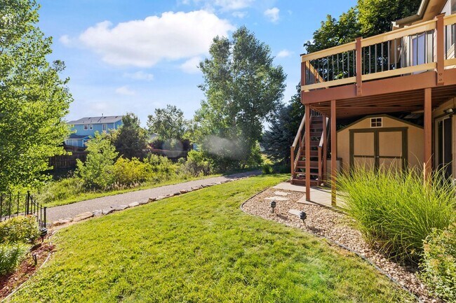Building Photo - Sundown Rancher with Mountain Views, Walk-...