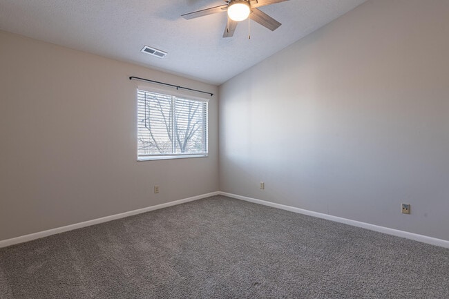 Building Photo - 1310 Hollow Run