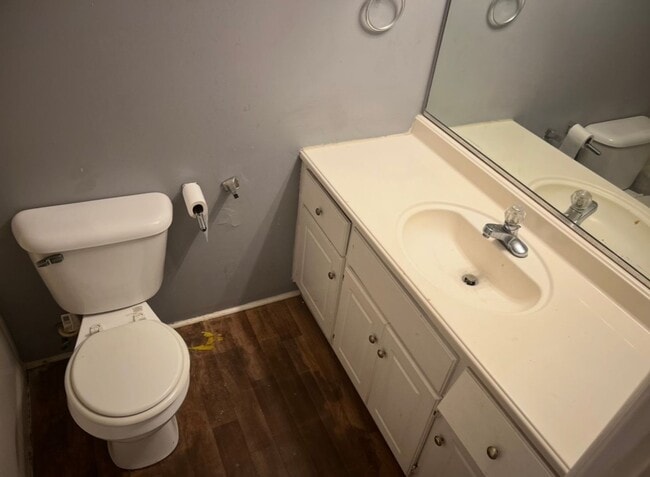 Building Photo - A Classic Act