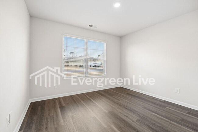 Building Photo - Coming Soon!