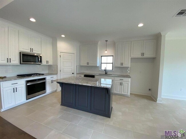 Building Photo - 30156 Sanctuary Blvd