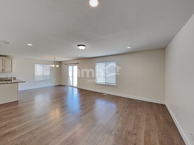 Building Photo - 1641 E Tumwater Ln