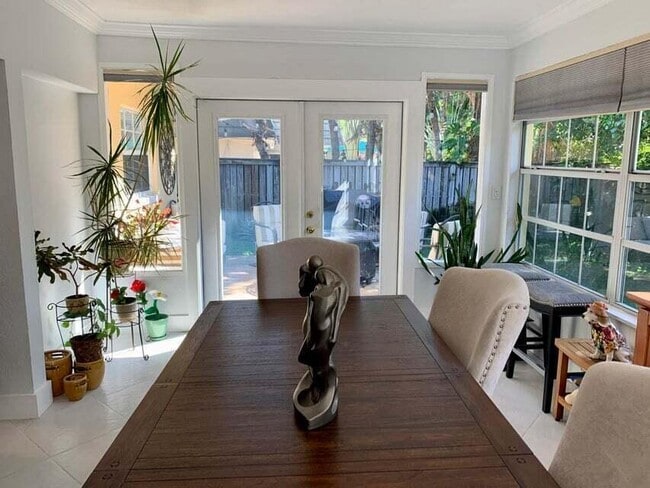 Building Photo - 3230 Aqua Vista Dr