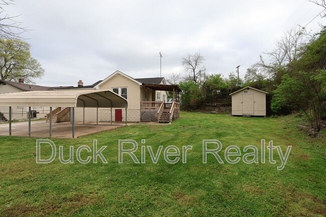 Building Photo - 504 W 6th St