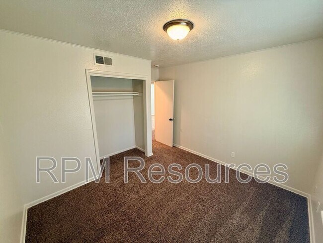 Building Photo - 4416 NW 44th St