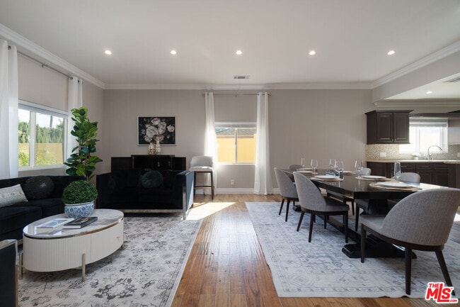 Building Photo - 5181 Densmore Ave