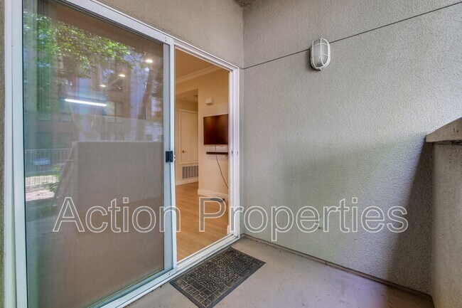 Building Photo - 2255 Showers Dr