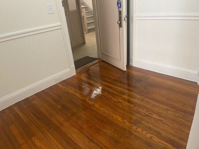 Building Photo - NO FEE Brand New Beautiful Split 2 bed with Stainless Kitchen, New Floors Sunny NICE ONE!  NO FEE