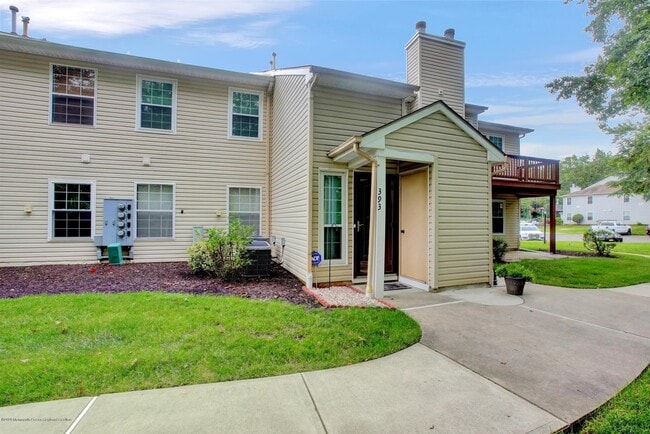 Building Photo - 393 Yorkshire Pl