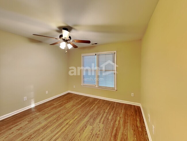 Building Photo - 3178 Vickery Dr NE