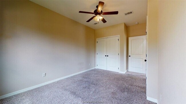 Building Photo - 303 Ash St