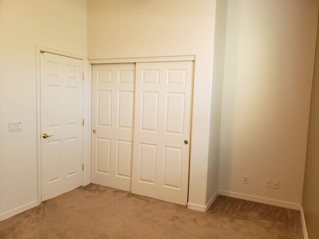 Building Photo - COMING SOON - LARGE DESIRABLE HOME IN SHADOW RIDGE WITH PRIVATE POOL!!!