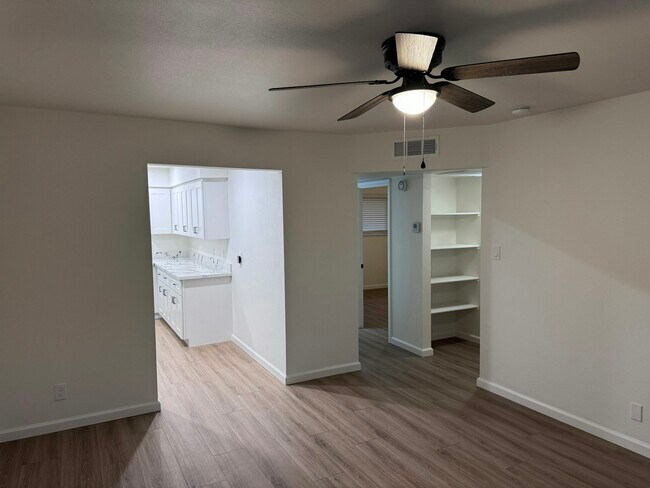 Building Photo - 2126 N Glenn Ave