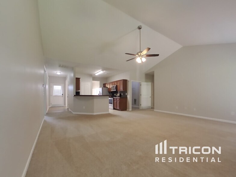 Building Photo - 56 Chimney Springs Dr SW