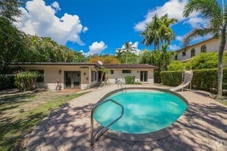 Building Photo - 7620 SW 59th Ave