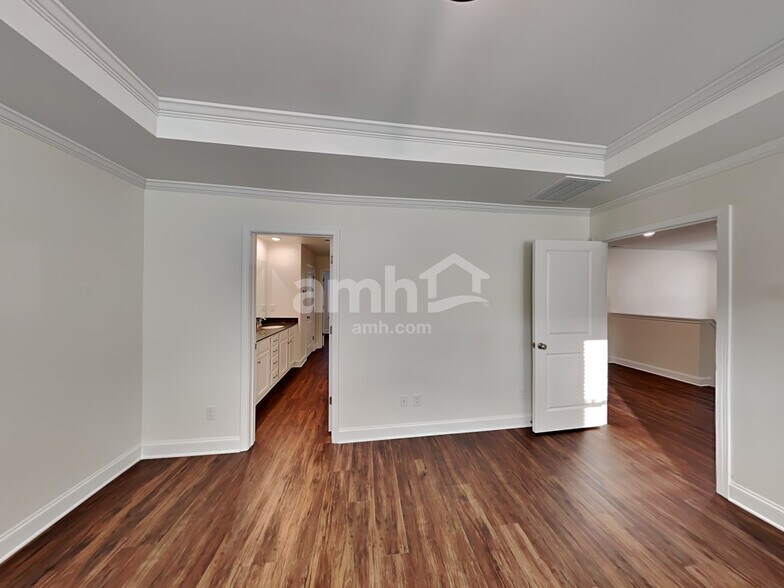Building Photo - 11105 Hazel Gdns Dr