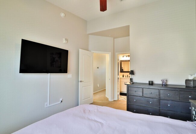 Building Photo - Furnished 2 bed / 2.5 bath Gilbert Condo i...