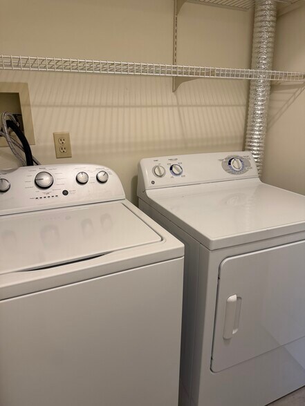 Building Photo - 2115 Wexford Rd