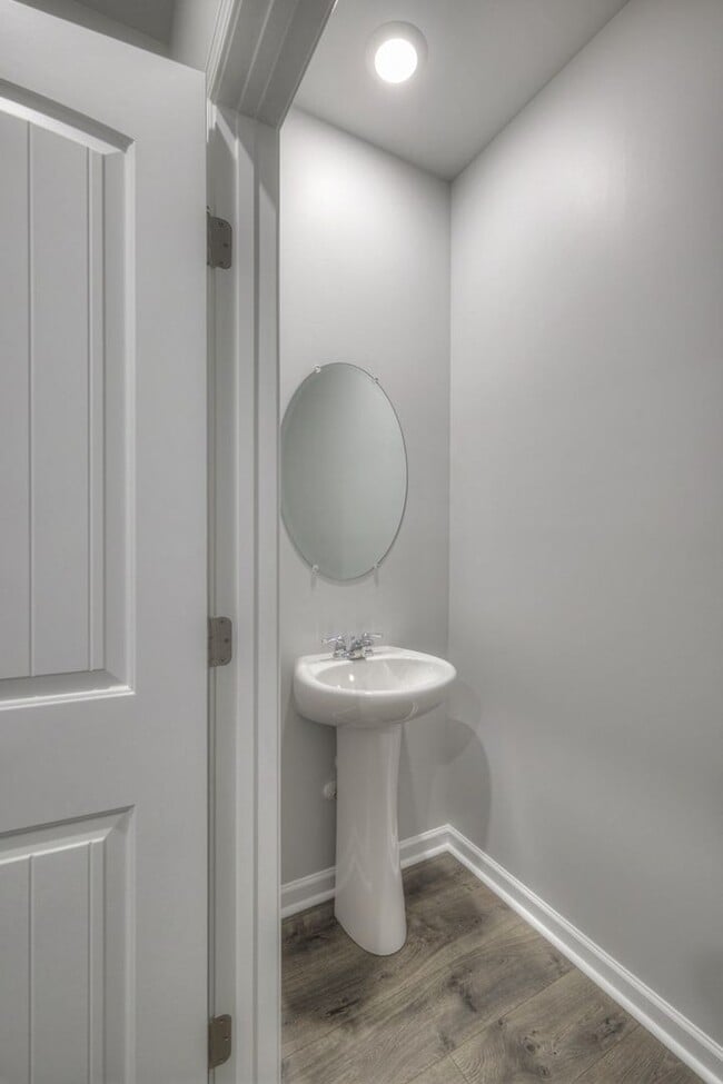 Building Photo - One level living!