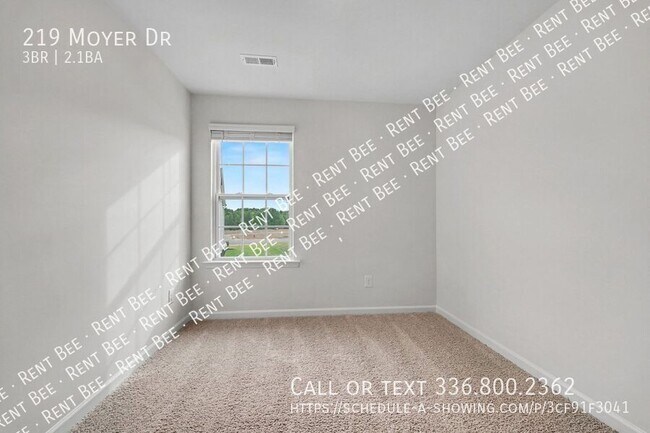 Building Photo - 219 Moyer Dr